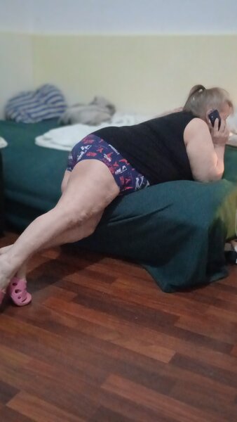 Doamna 50 ofer companie