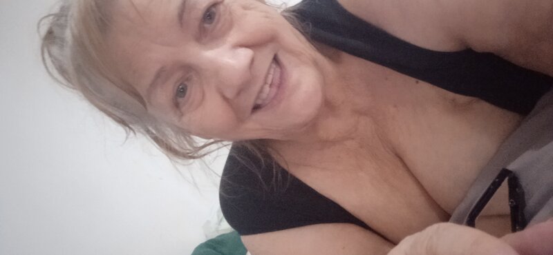 Doamna 50 ofer companie